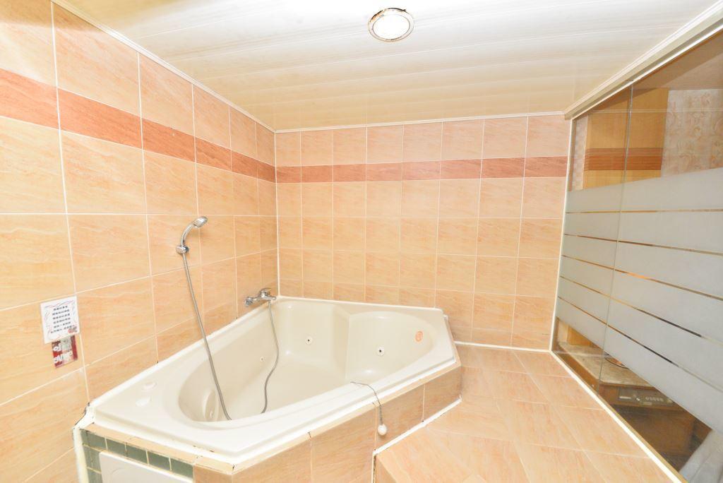 Paiwei Motel Tainan Zewnętrze zdjęcie