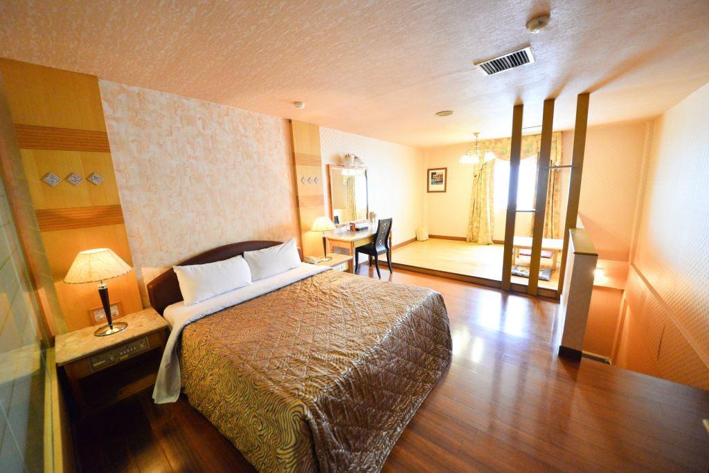 Paiwei Motel Tainan Zewnętrze zdjęcie